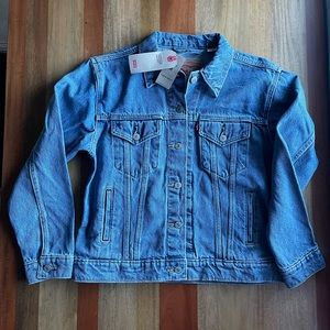 NWT Levi’s Ex-Boyfriend Trucker Jacket Medium Wash medium size jean jacket